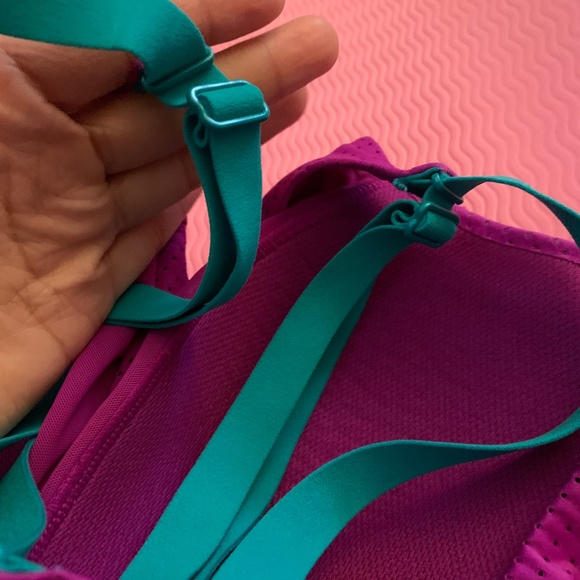 VSX Sport 36B sports bra - Picture 4 of 9